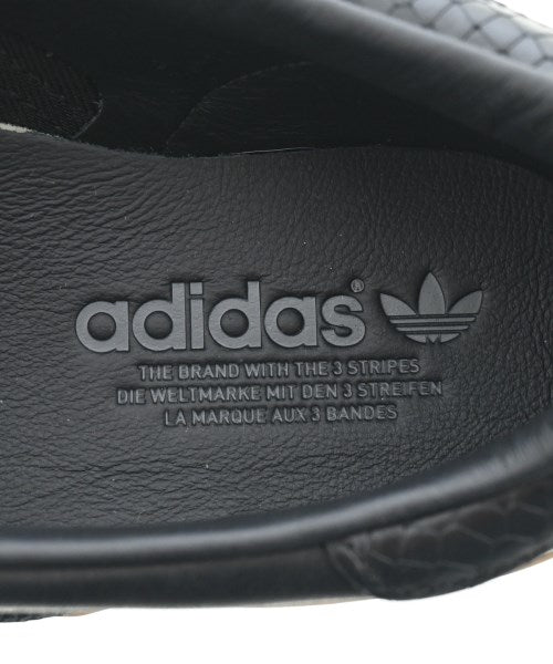adidas รองเท้าผ้าใบ