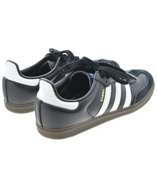 adidas รองเท้าผ้าใบ