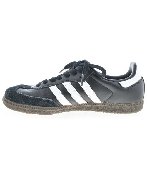 adidas รองเท้าผ้าใบ