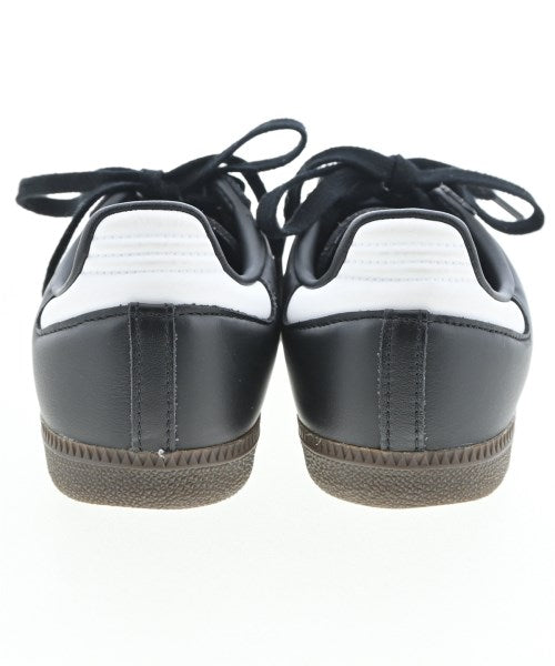 adidas รองเท้าผ้าใบ