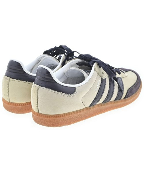 adidas รองเท้าผ้าใบ
