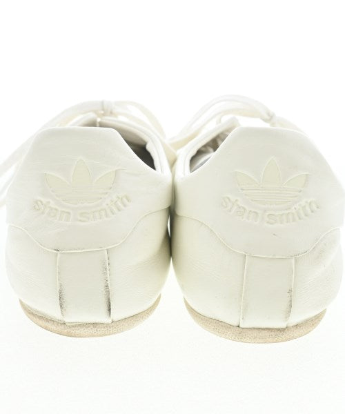 adidas รองเท้าผ้าใบ