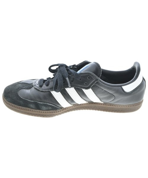 adidas รองเท้าผ้าใบ