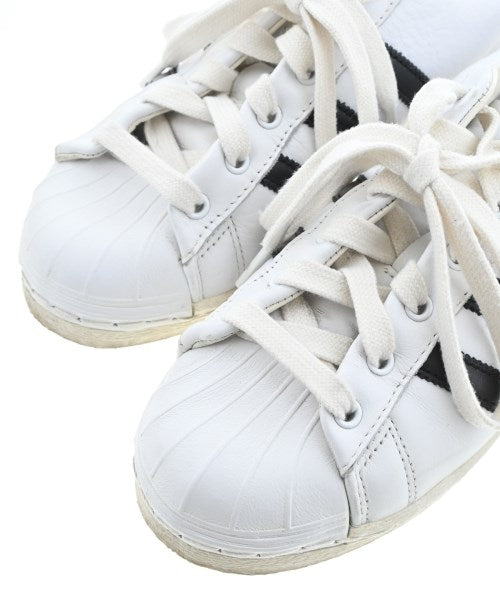 adidas รองเท้าผ้าใบ