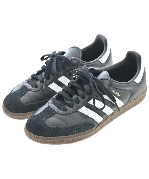 adidas รองเท้าผ้าใบ