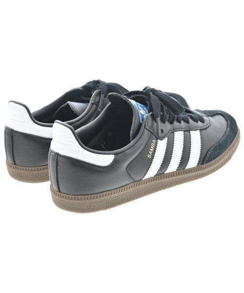 adidas รองเท้าผ้าใบ