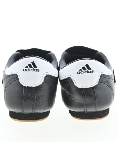 adidas รองเท้าผ้าใบ