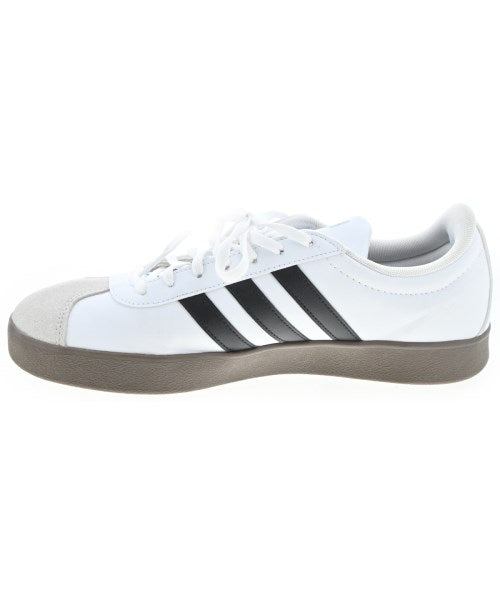 adidas รองเท้าผ้าใบ