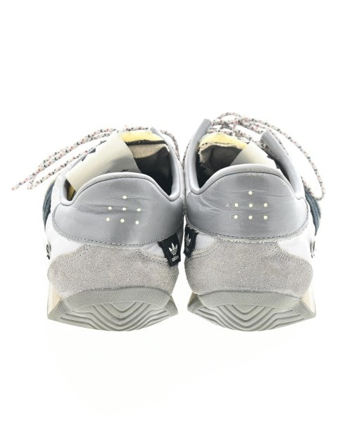 adidas รองเท้าผ้าใบ