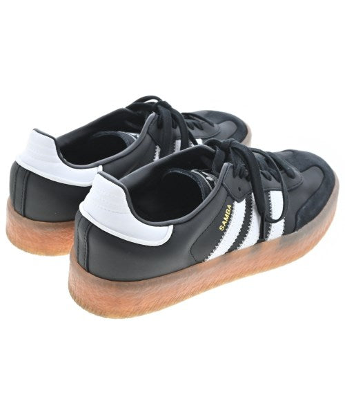 adidas รองเท้าผ้าใบ