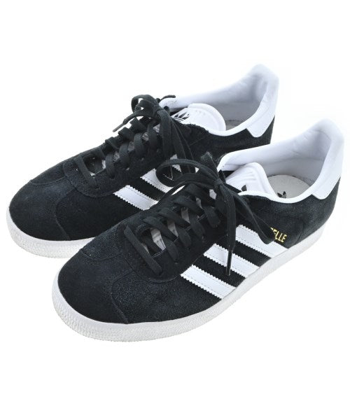 adidas รองเท้าผ้าใบ