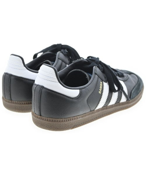 adidas รองเท้าผ้าใบ