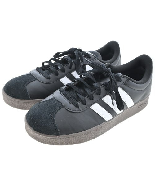 adidas รองเท้าผ้าใบ