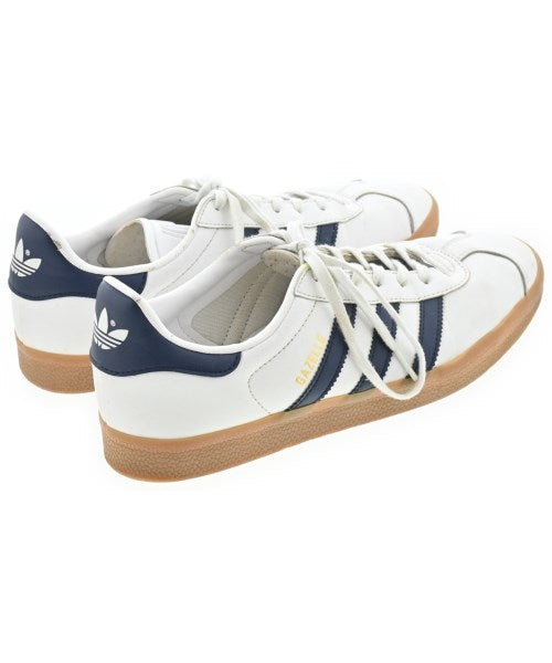 adidas รองเท้าผ้าใบ