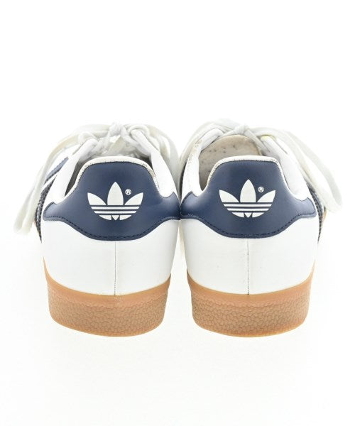 adidas รองเท้าผ้าใบ