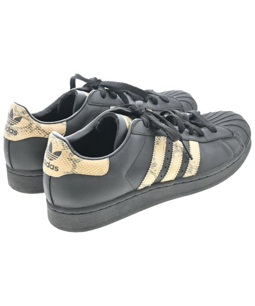 adidas รองเท้าผ้าใบ