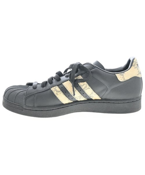 adidas รองเท้าผ้าใบ
