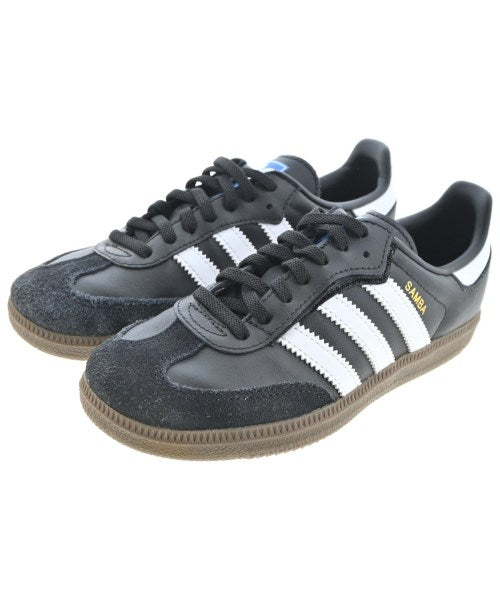 adidas รองเท้าผ้าใบ