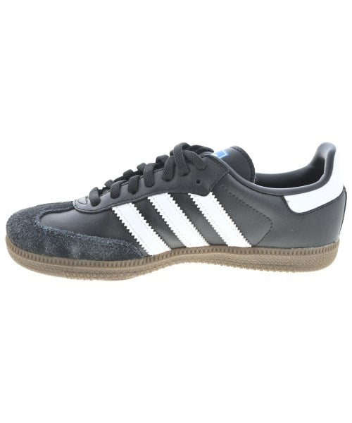 adidas รองเท้าผ้าใบ