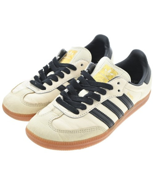 adidas รองเท้าผ้าใบ