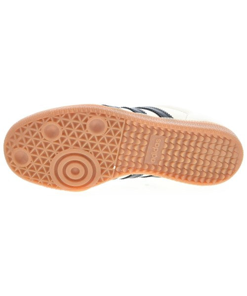 adidas รองเท้าผ้าใบ
