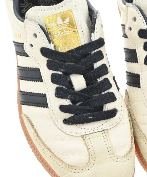 adidas รองเท้าผ้าใบ