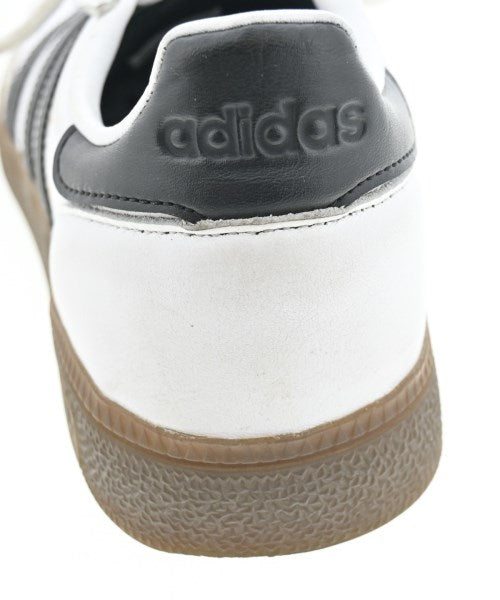 adidas รองเท้าผ้าใบ