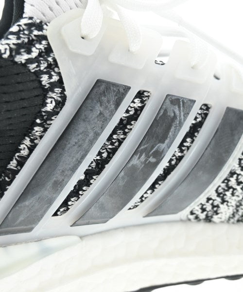 adidas รองเท้าผ้าใบ