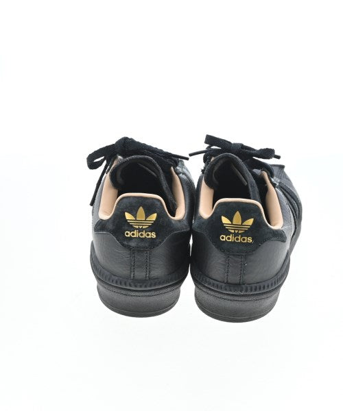 adidas รองเท้าผ้าใบ