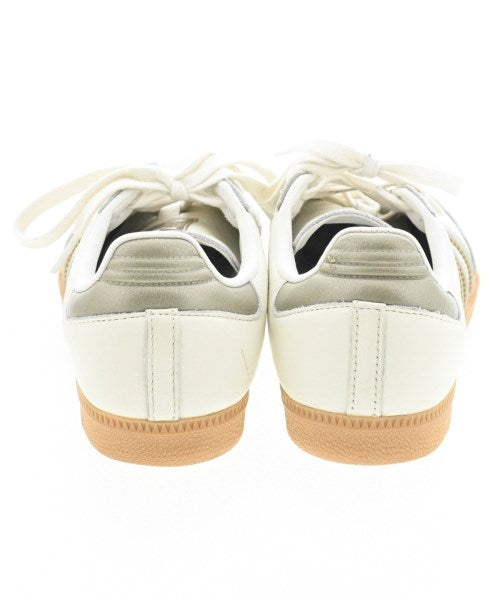adidas รองเท้าผ้าใบ