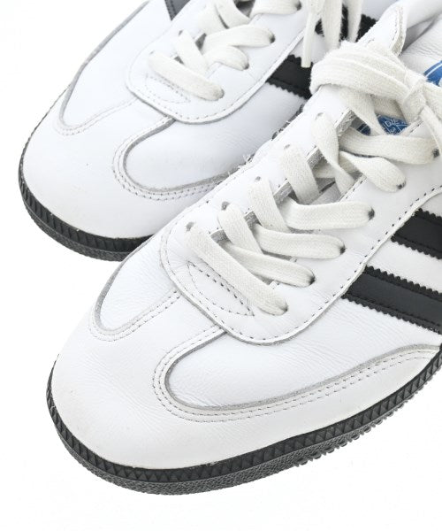 adidas รองเท้าผ้าใบ