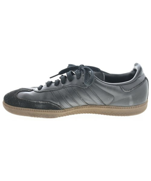 adidas รองเท้าผ้าใบ