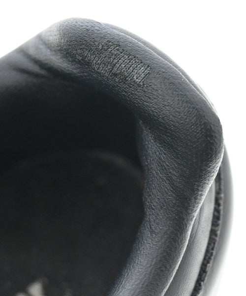 adidas รองเท้าผ้าใบ
