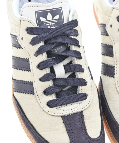 adidas รองเท้าผ้าใบ