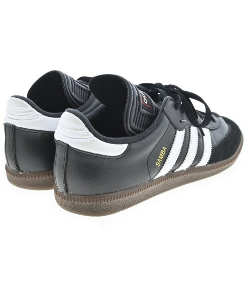 adidas รองเท้าผ้าใบ