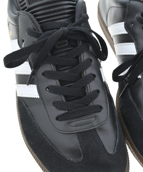 adidas รองเท้าผ้าใบ