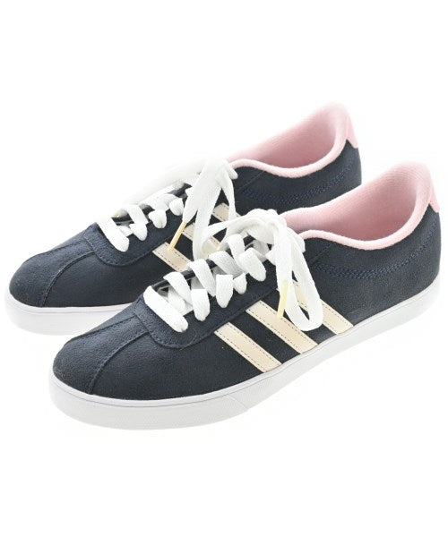 adidas รองเท้าผ้าใบ