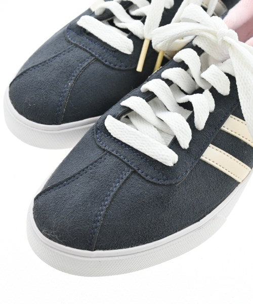 adidas รองเท้าผ้าใบ