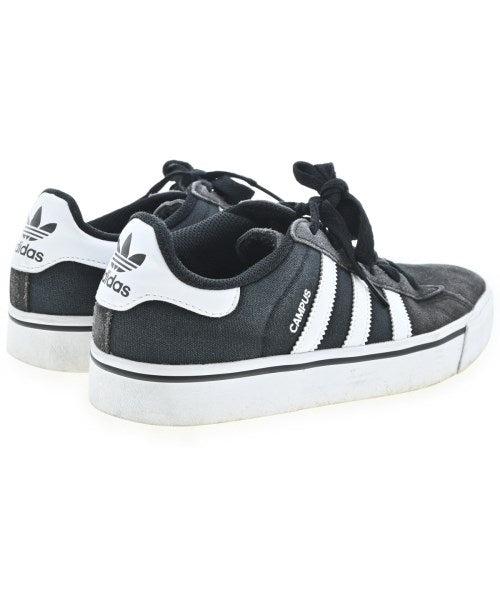 adidas รองเท้าผ้าใบ
