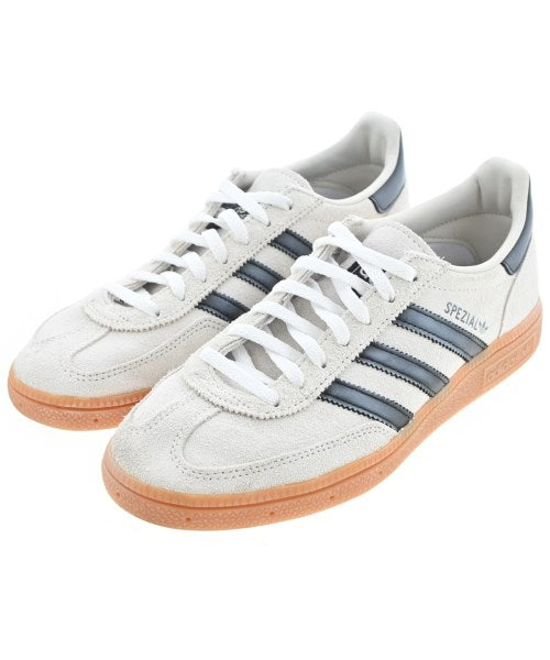 adidas รองเท้าผ้าใบ