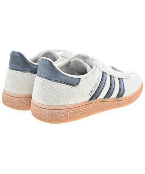 adidas รองเท้าผ้าใบ