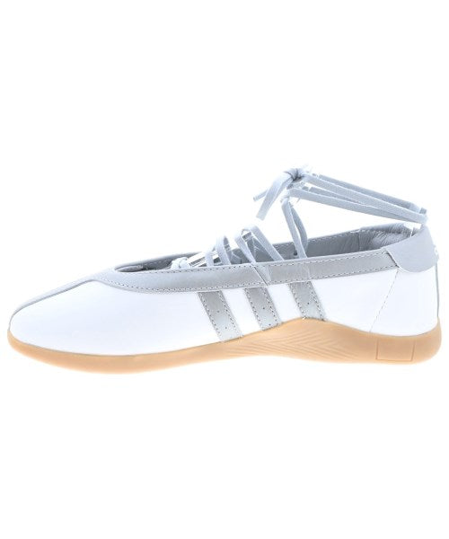 adidas รองเท้าผ้าใบ