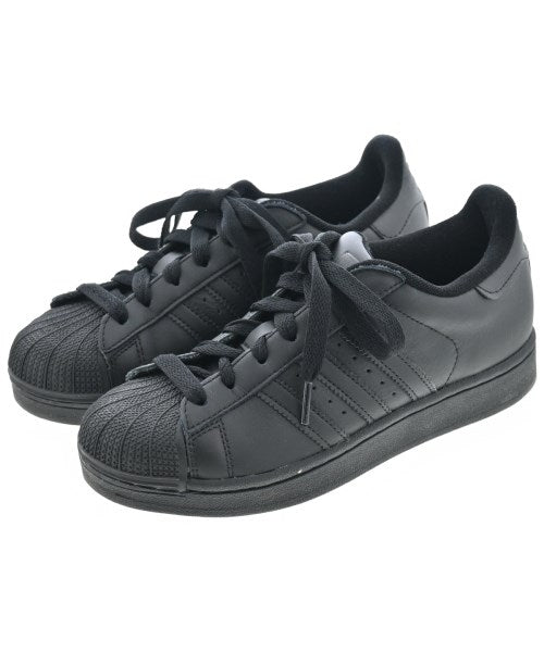 adidas รองเท้าผ้าใบ