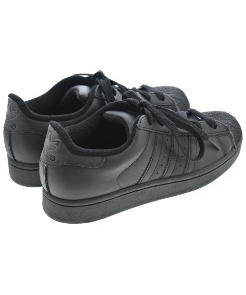 adidas รองเท้าผ้าใบ
