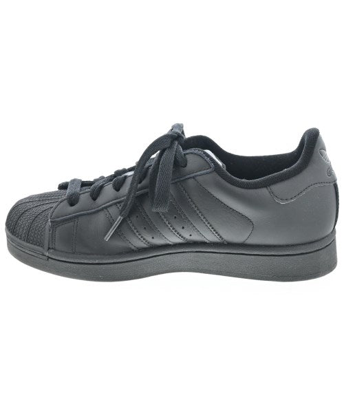 adidas รองเท้าผ้าใบ