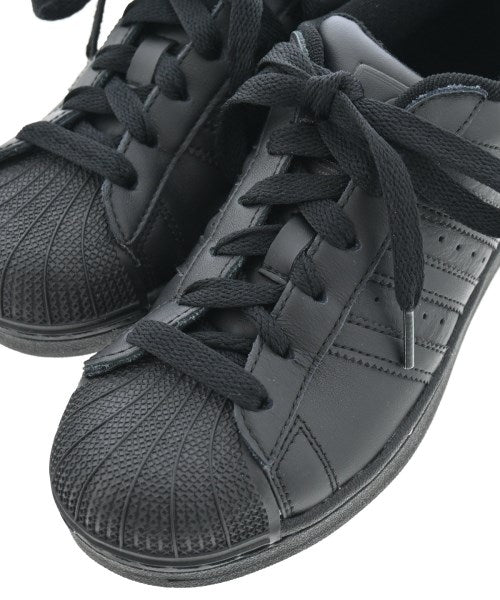 adidas รองเท้าผ้าใบ