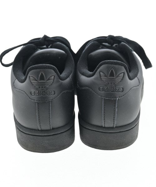 adidas รองเท้าผ้าใบ