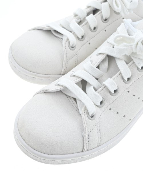 adidas รองเท้าผ้าใบ