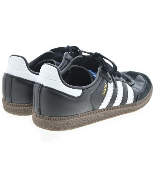 adidas รองเท้าผ้าใบ