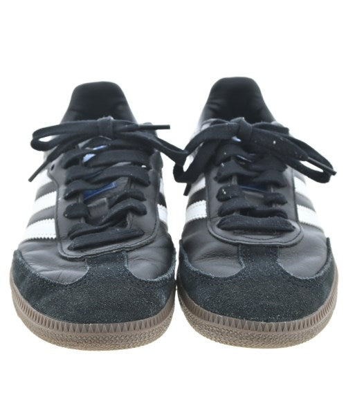 adidas รองเท้าผ้าใบ